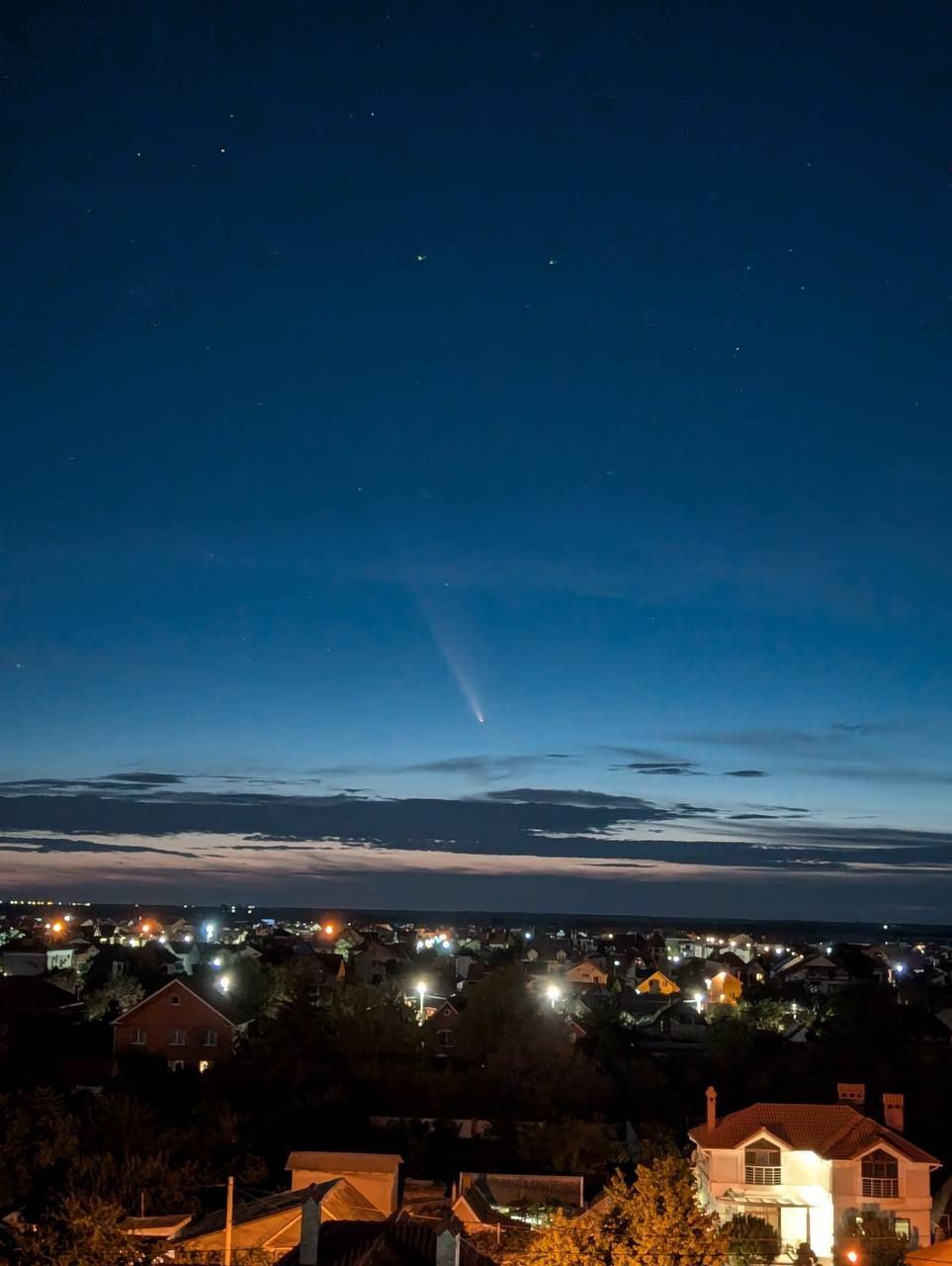 Incredibly rare comet flew over Ukraine: Amazing photos revealed
