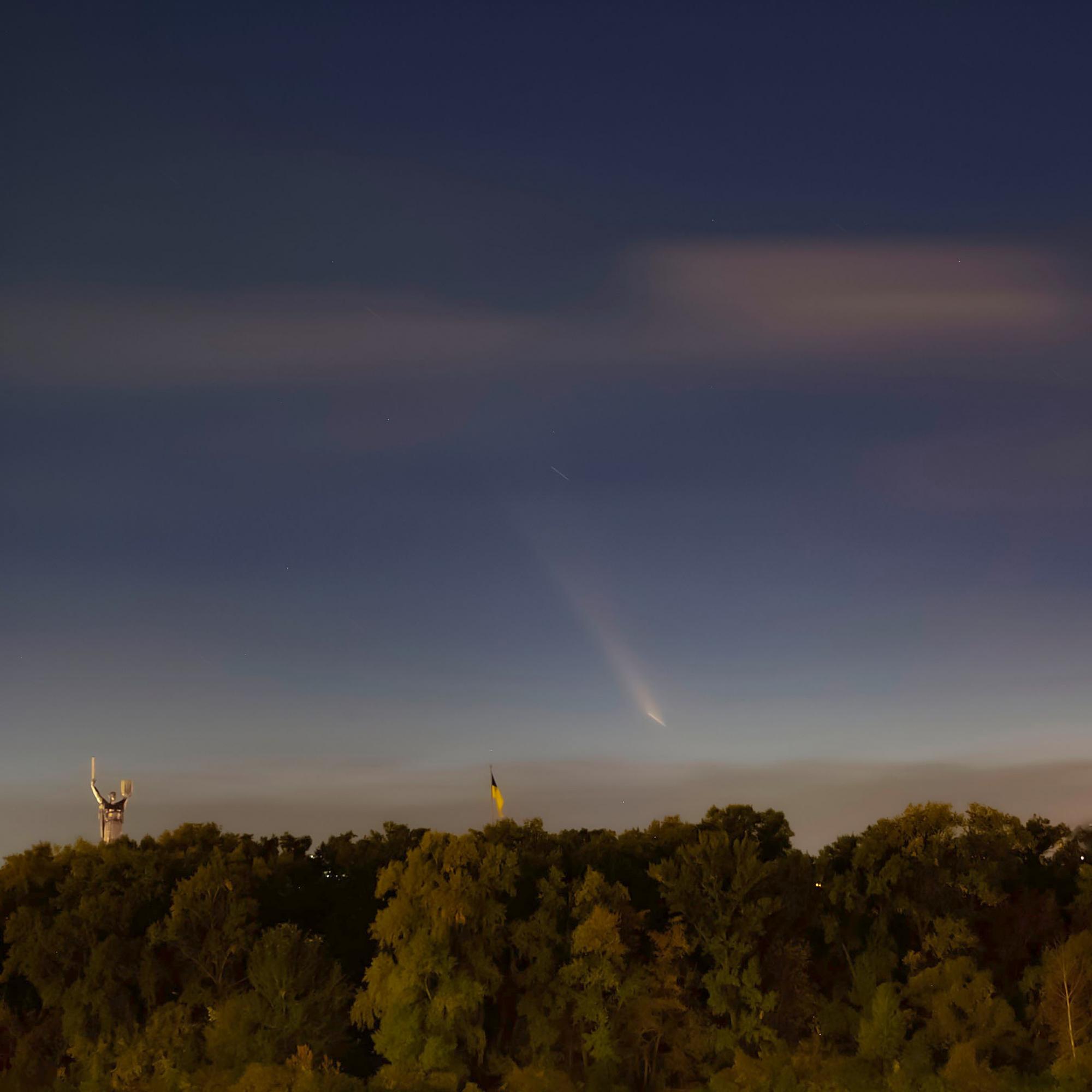 Incredibly rare comet flew over Ukraine: Amazing photos revealed