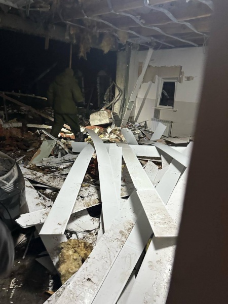 Russian attack damages houses and causes casualties in Kyiv region