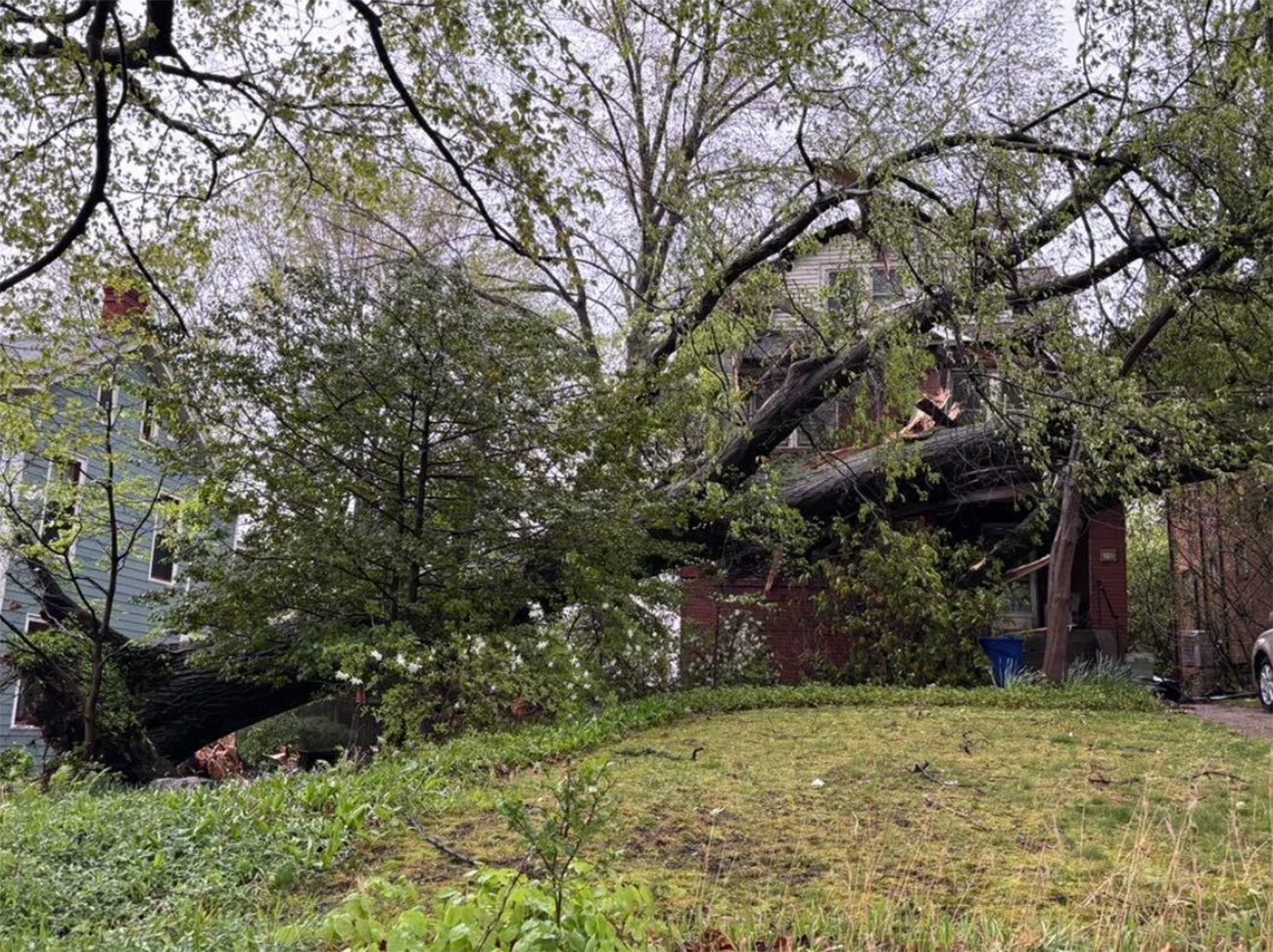 Severe storms hit Pittsburgh, leaving 2 dead and over 400,000 without power