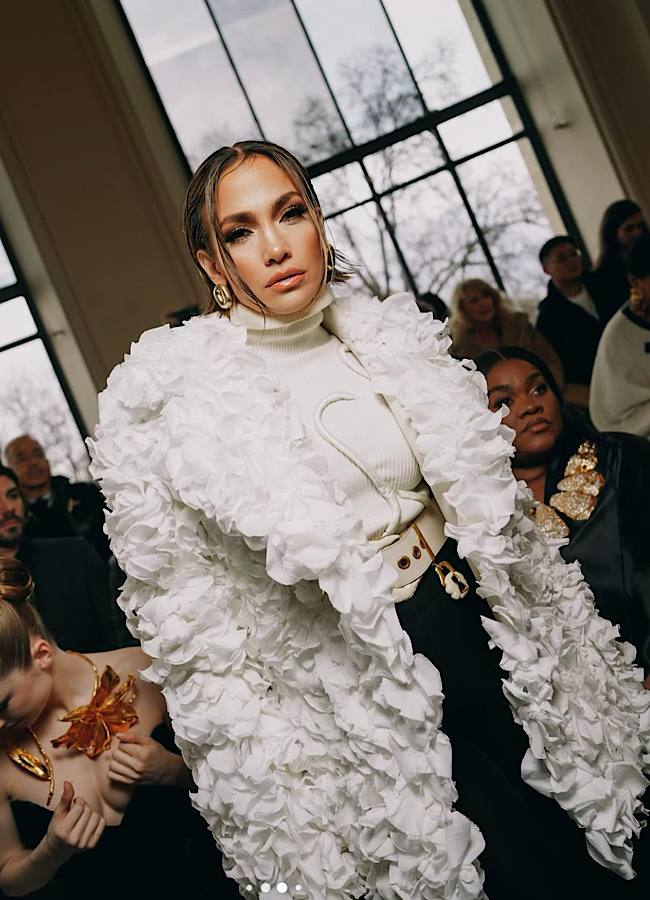 Jennifer Lopez unveils striking new look and captivates all: Breathtaking photos