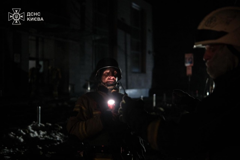 Russia heavily strikes Kyiv: Destruction, fire, and casualties reported