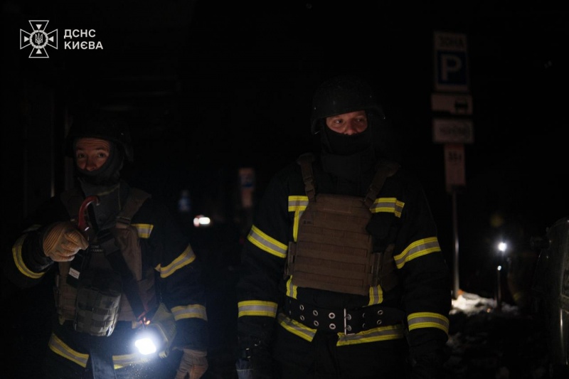 Russia heavily strikes Kyiv: Destruction, fire, and casualties reported