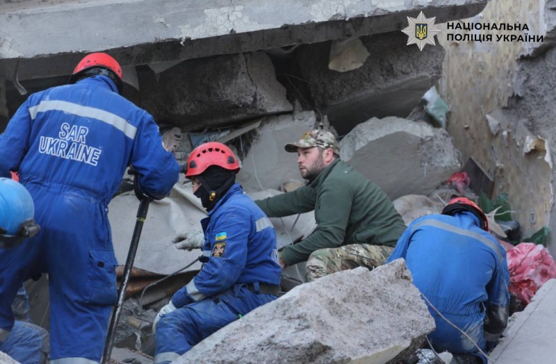 Russia heavily strikes Kyiv: Fires, destroyed buildings, children among 40 injured reported