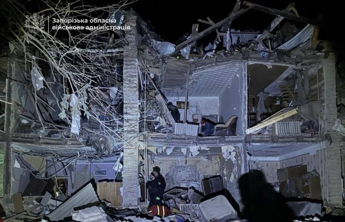 Russia strikes Zaporizhzhia with ballistic missiles: Killed and injured reported