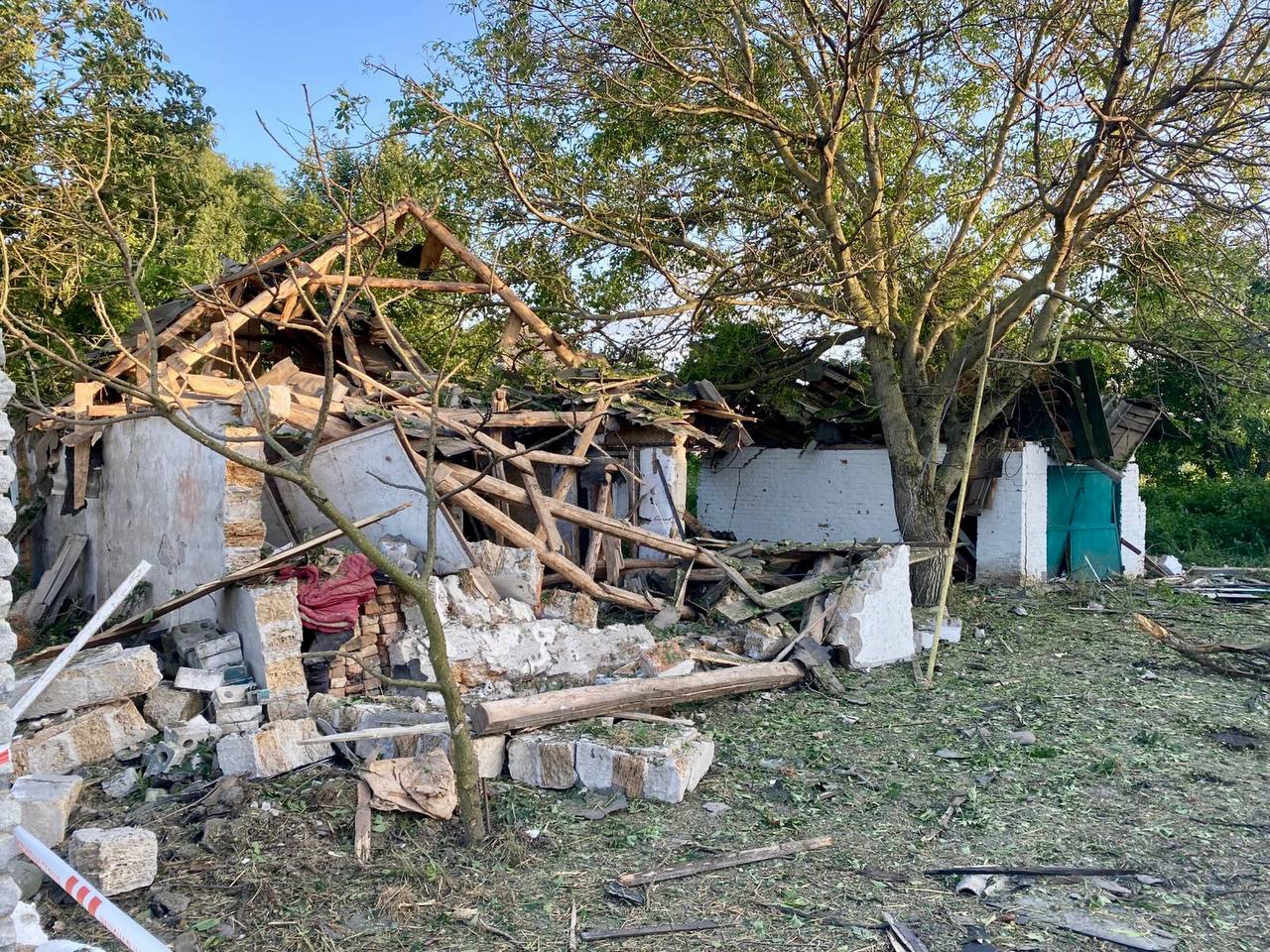 Russia strikes Ukraine's Chernihiv region: Man killed, houses destroyed