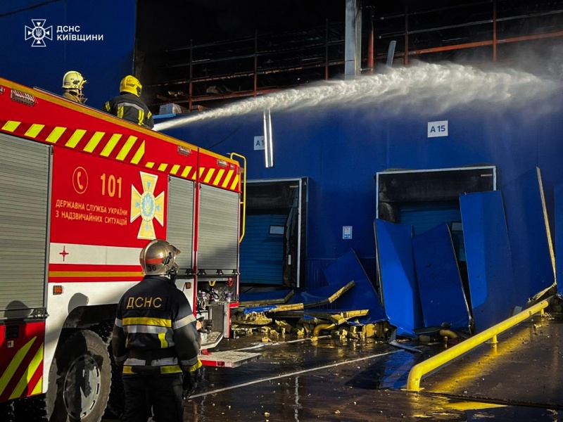 Strike hits Epicentr shopping center outside Kyiv, sparks major fire