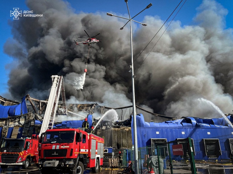 Strike hits Epicentr shopping center outside Kyiv, sparks major fire