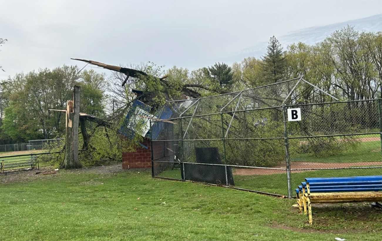 Severe storms hit Pittsburgh, leaving 2 dead and over 400,000 without power