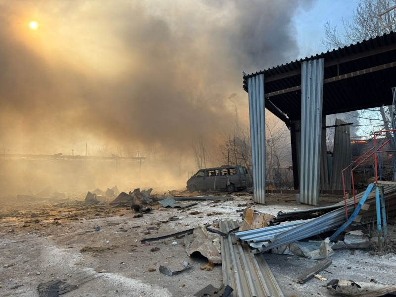 Russia massively strikes Ukraine's Sloviansk with guided bombs, killing mother and child