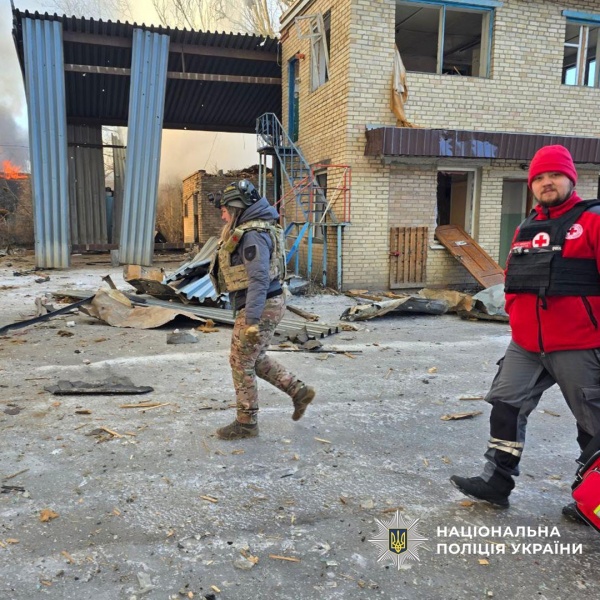 Russia massively strikes Ukraine's Sloviansk with guided bombs, killing mother and child