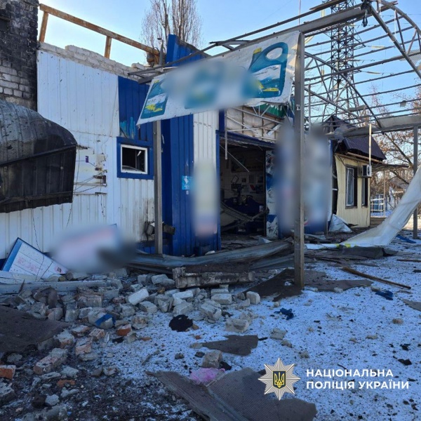 Russia massively strikes Ukraine's Sloviansk with guided bombs, killing mother and child