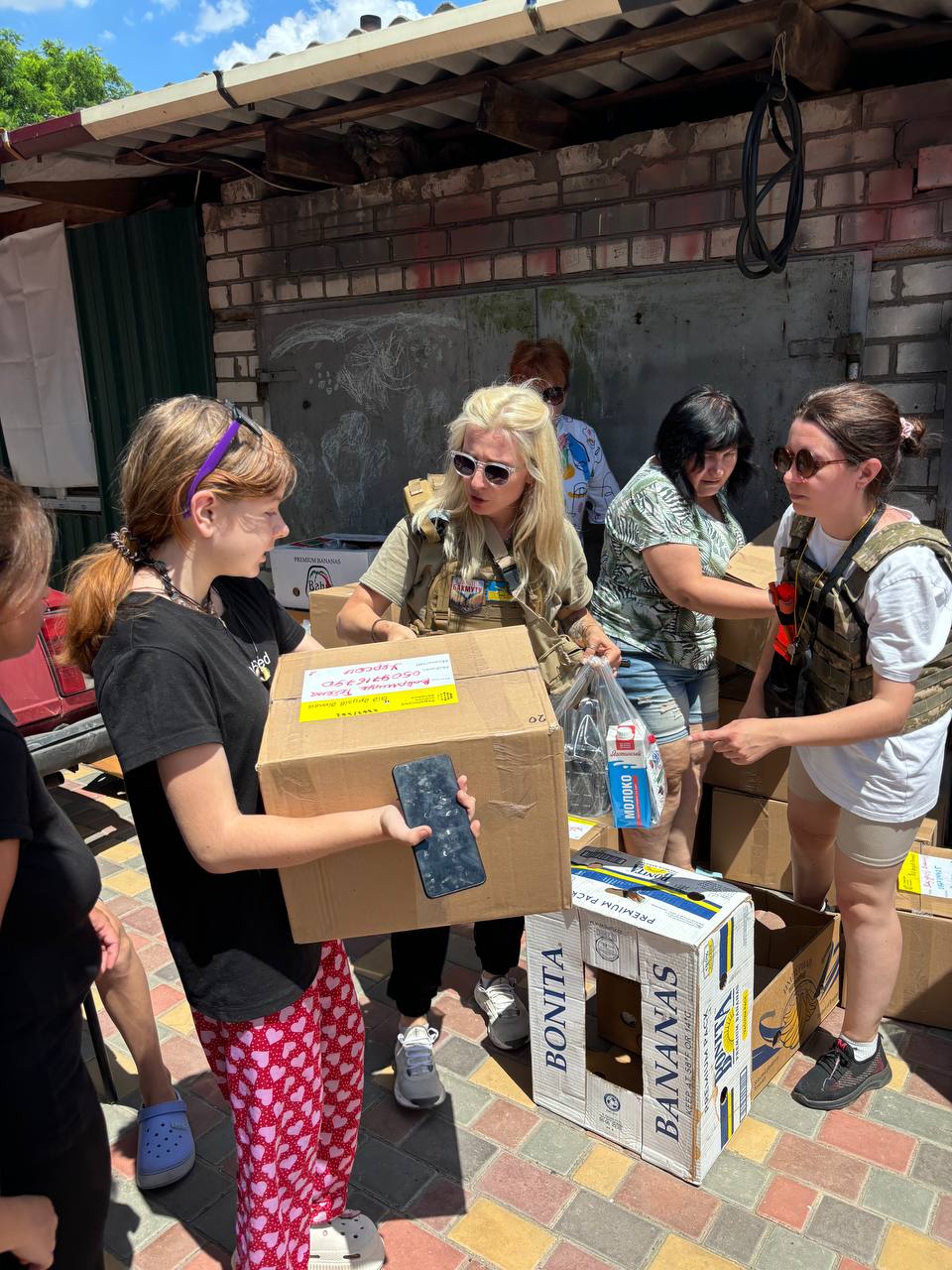 Volunteer Tetiana Liulka: Parents hide children in basements to avoid evacuation