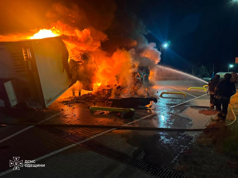 Russian attack on Ukraine's Odesa region cuts power to 13,000 homes, food trucks burn