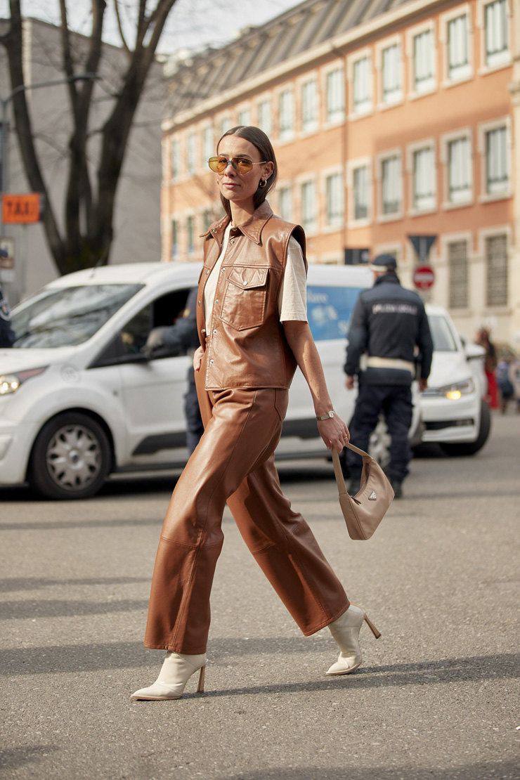How to choose perfect leather pants and stay trendy: Stylist's tips