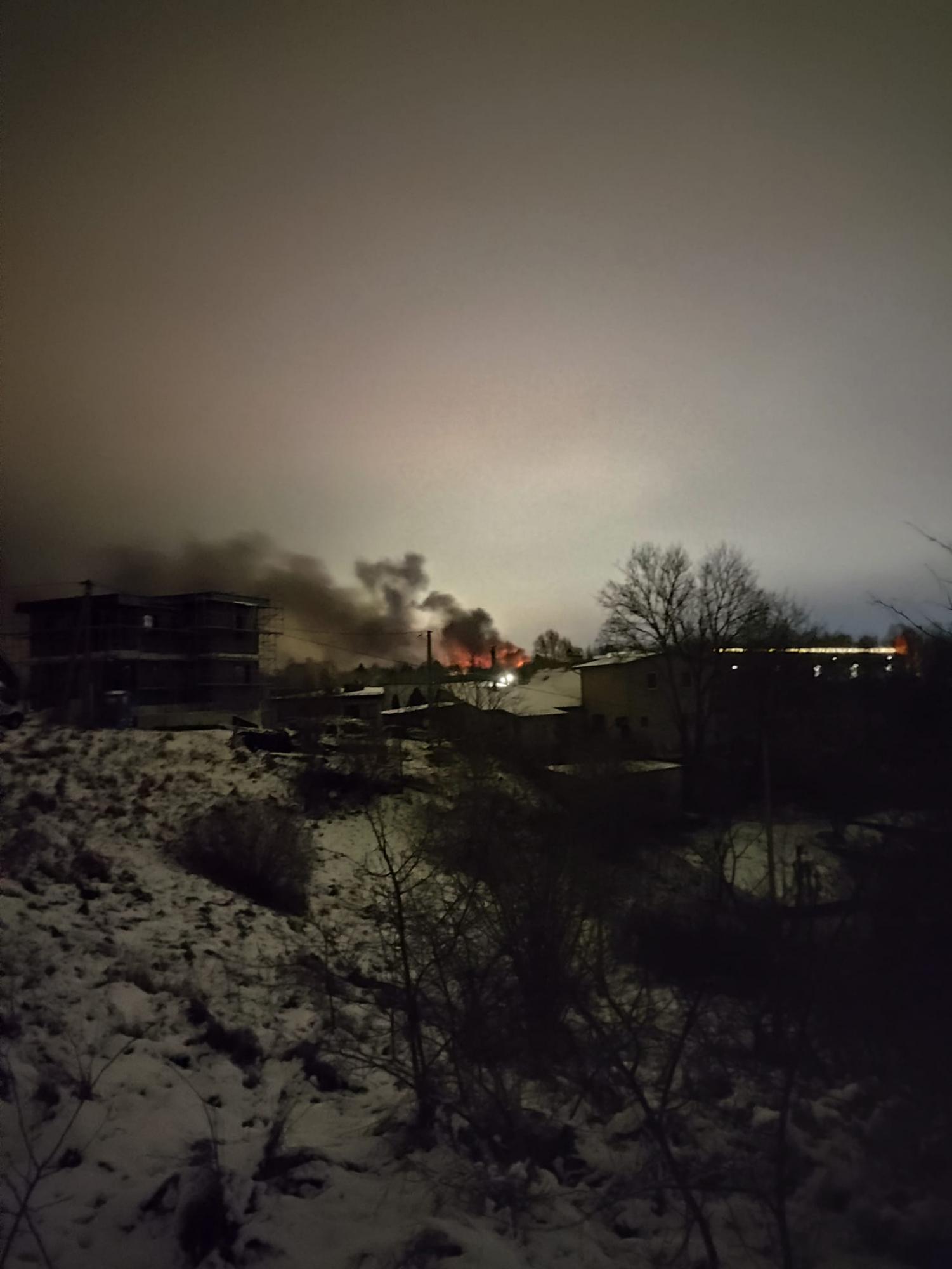 Cargo plane crashes into residential building in Vilnius