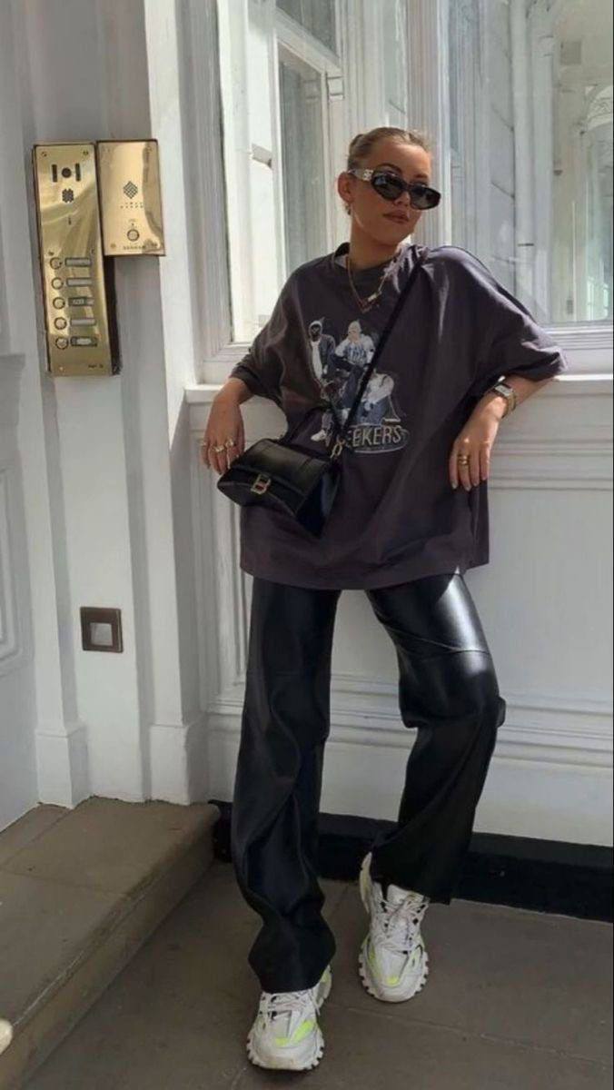 How to choose perfect leather pants and stay trendy: Stylist's tips