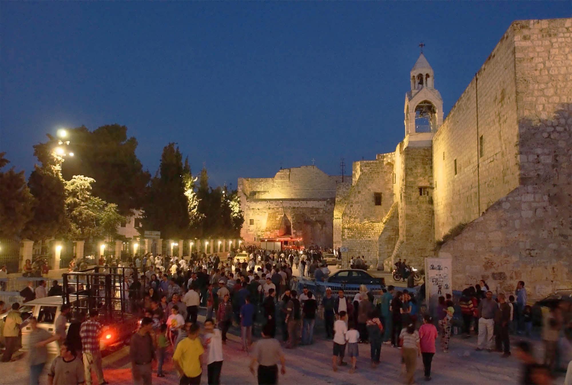 Stark contrast: How Ukrainians and Israelis handle air raids