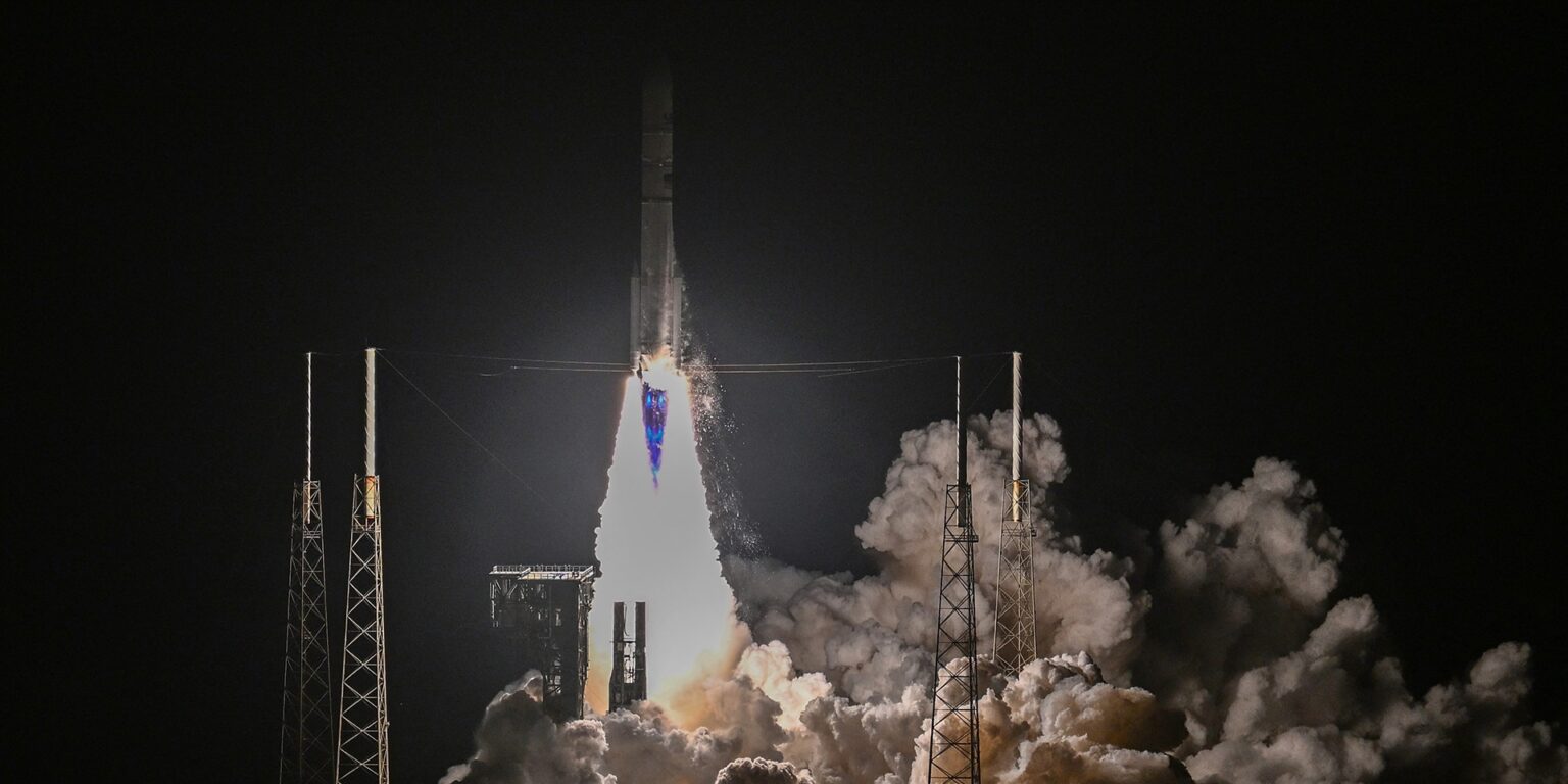 Lunar lander carrying human remains approaches Earth: Chilling details