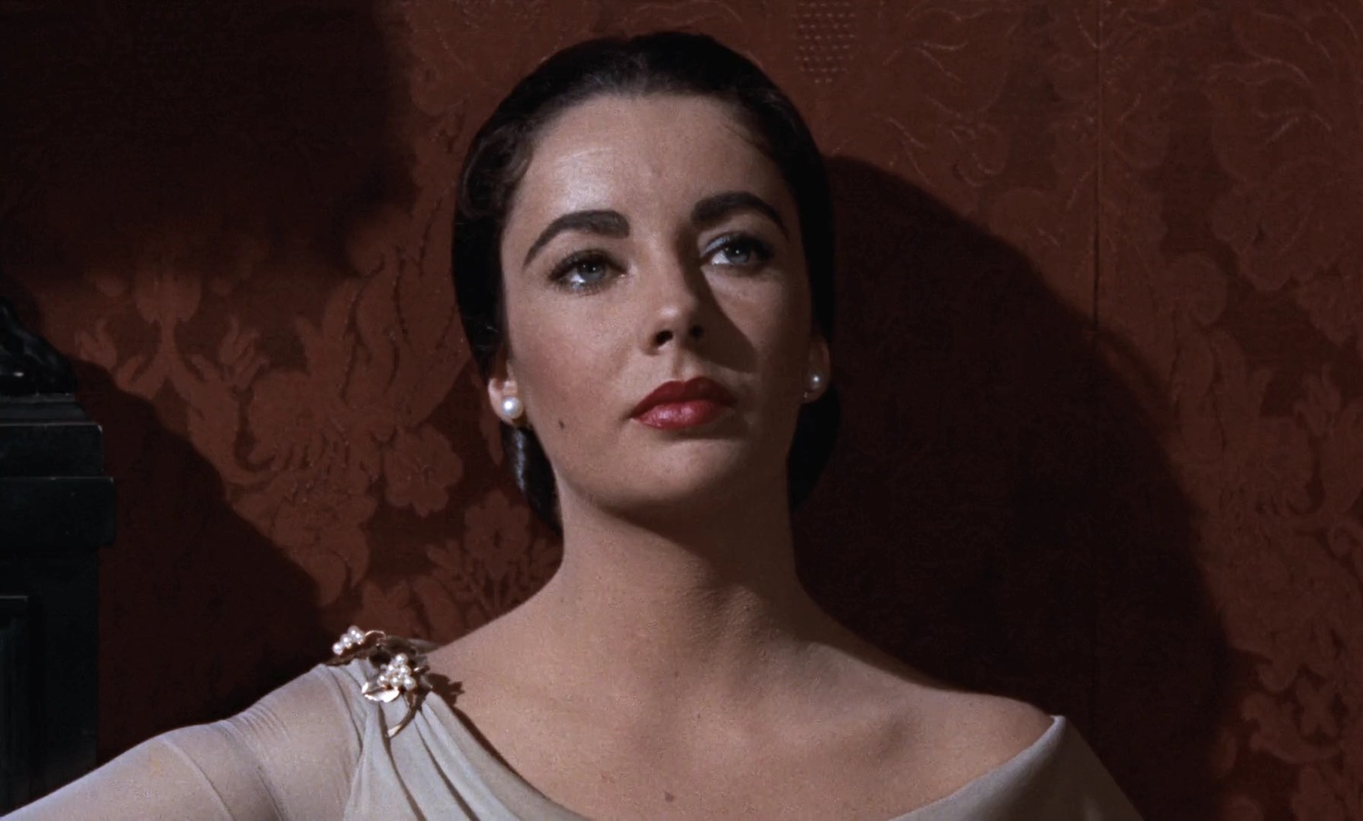 Kim Kardashian to transform into Elizabeth Taylor: What's known