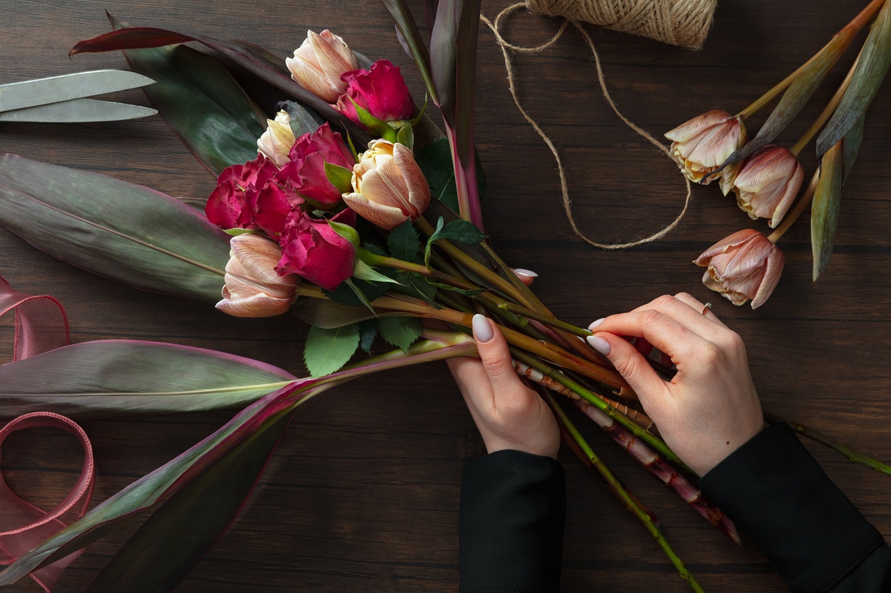 Florist's life hacks for prolonging life of your flowers