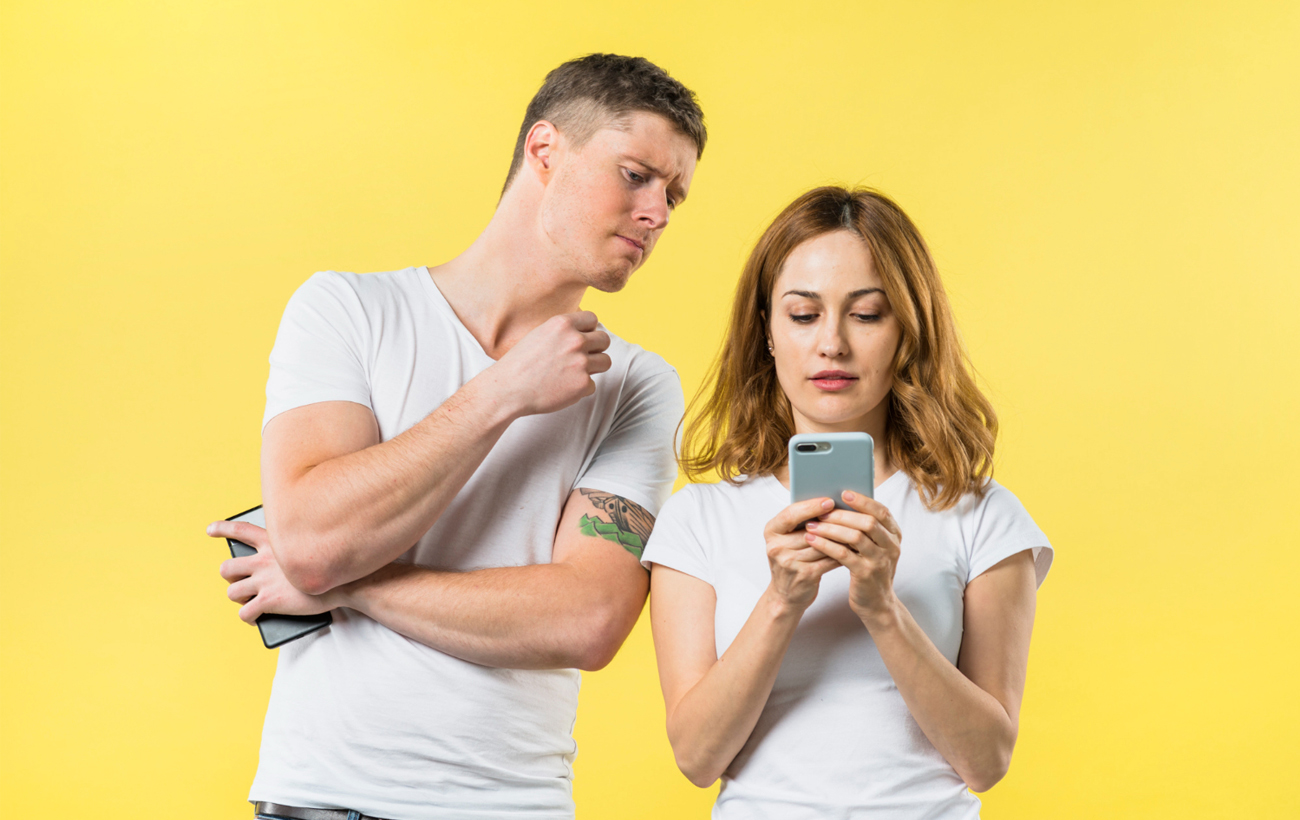 5 signs social media ruining your relationships