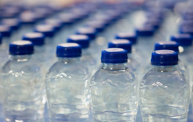 Water from plastic bottles poses health risks - Expert warns