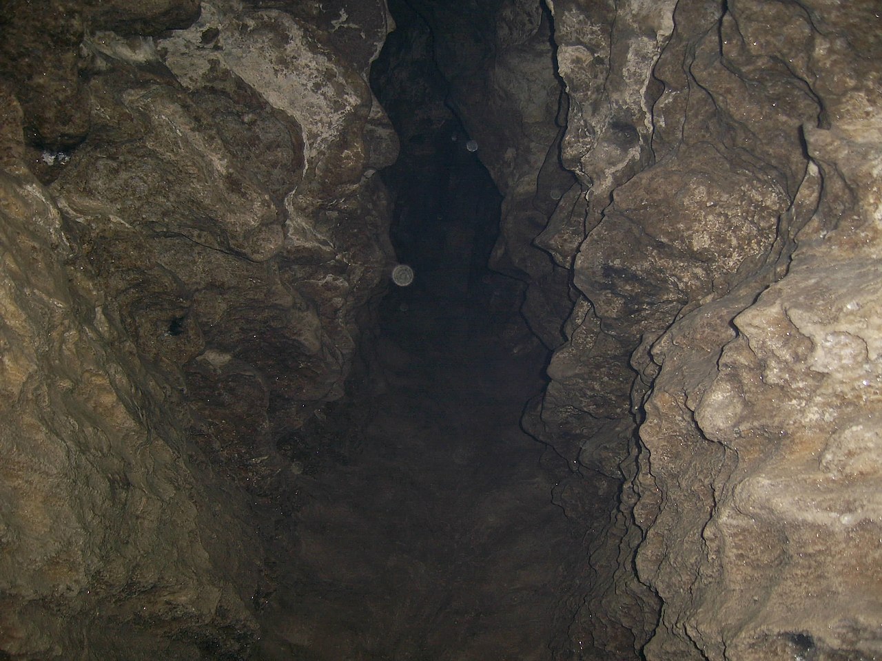 Underground world secrets: 5 most fascinating and mysterious caves in Ukraine