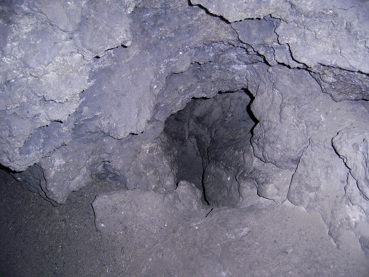 Underground world secrets: 5 most fascinating and mysterious caves in Ukraine