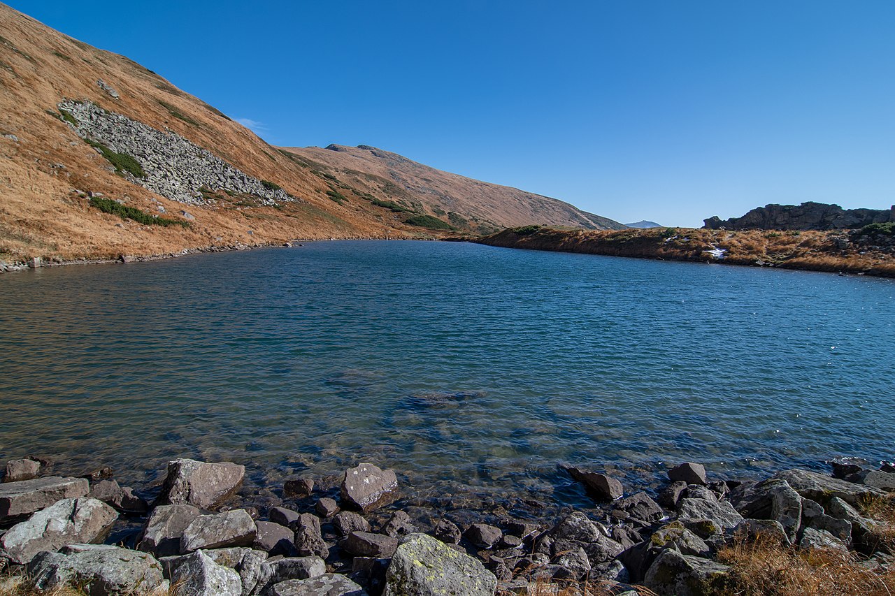 Most charming Ukrainian lakes to visit in summer