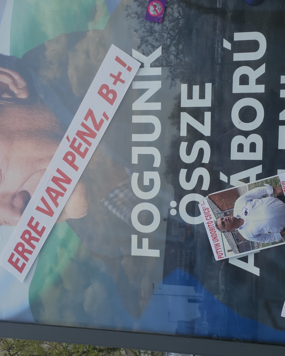 Zelenskyy on every corner: How Orbán turned Ukraine into a campaign weapon