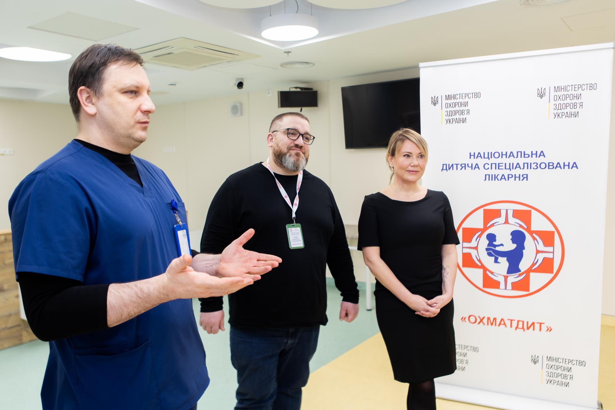Andrii Matiukha donated Thompson retractor system to Kyiv Okhmatdyt hospital