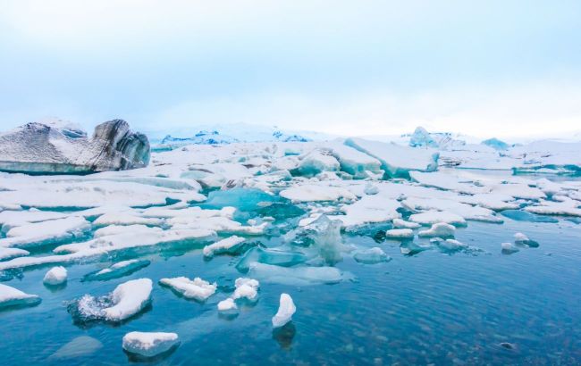 Climate change: Delaware-sized ice area melted in Greenland