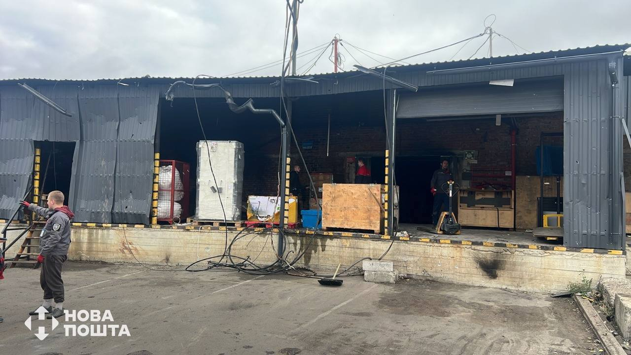 Russia strikes Nova Poshta post service depot in Ukraine's Chernihiv region