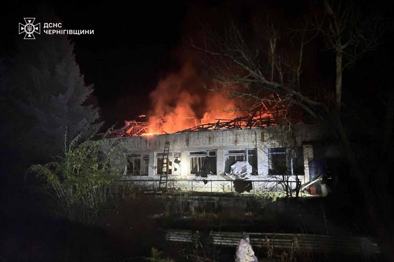 Russia strikes Ukraine's Chernihiv region: Fires broke out, casualties reported