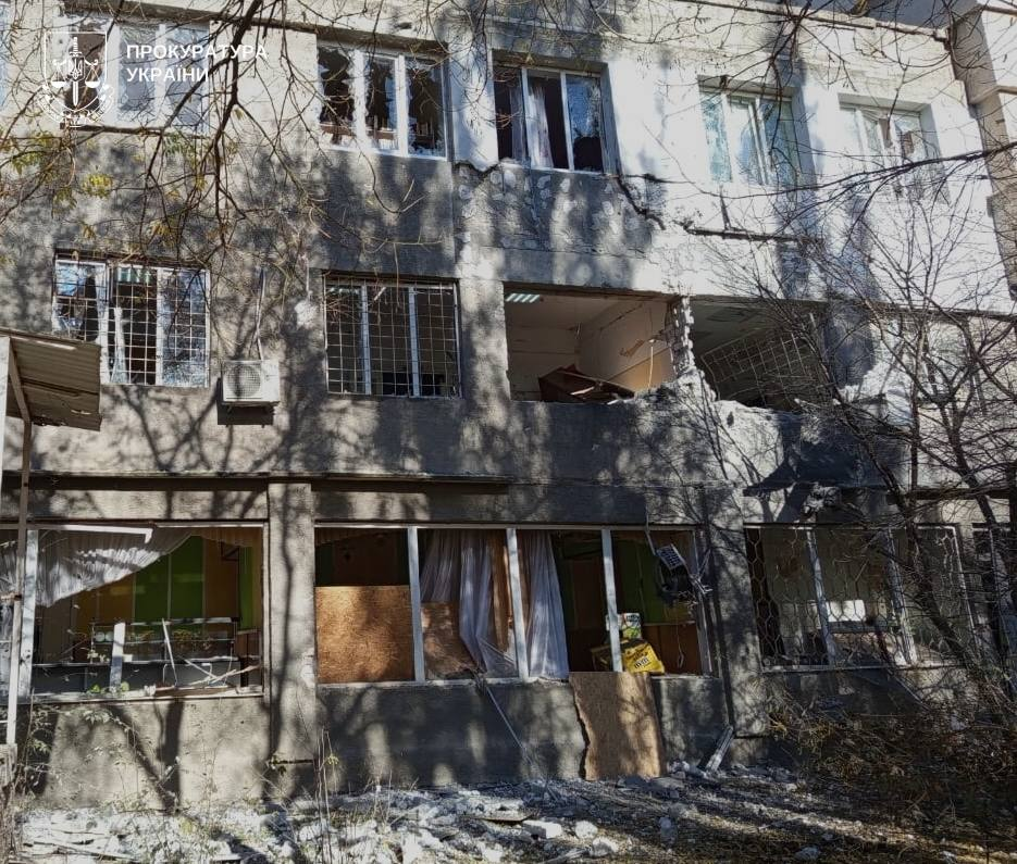 Russia strikes children's hospital in Ukraine's Kherson: Kids among wounded