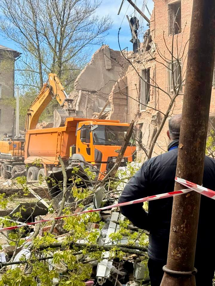 10 missiles and 80 drones hit Dnipro, city mayor says after Russian attack