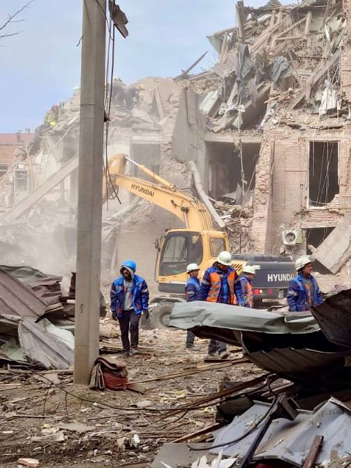 10 missiles and 80 drones hit Dnipro, city mayor says after Russian attack