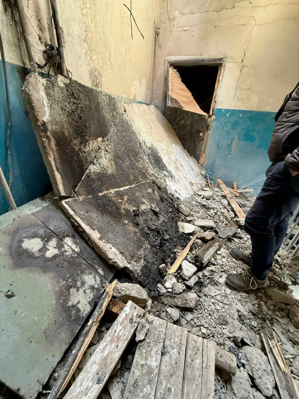 10 missiles and 80 drones hit Dnipro, city mayor says after Russian attack