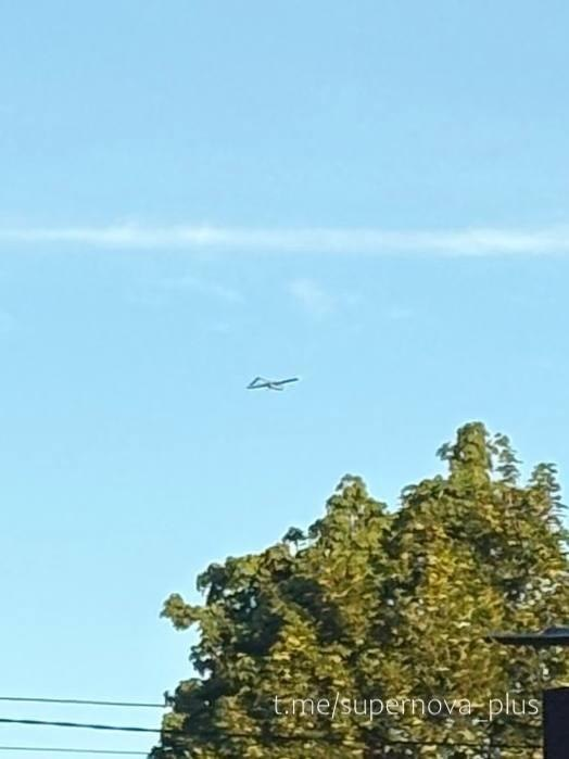 Drone swarm heads toward Moscow, officials say air defenses active