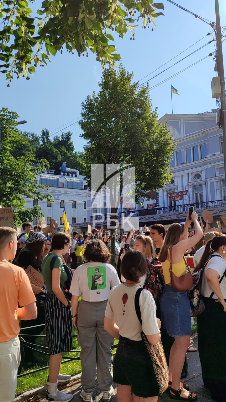 Crowds gather in Kyiv to protest Fedorov's dismissal: What's happening?
