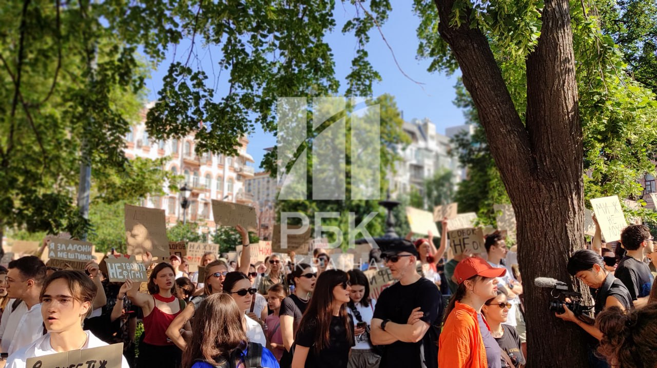 Crowds gather in Kyiv to protest Fedorov's dismissal: What's happening?