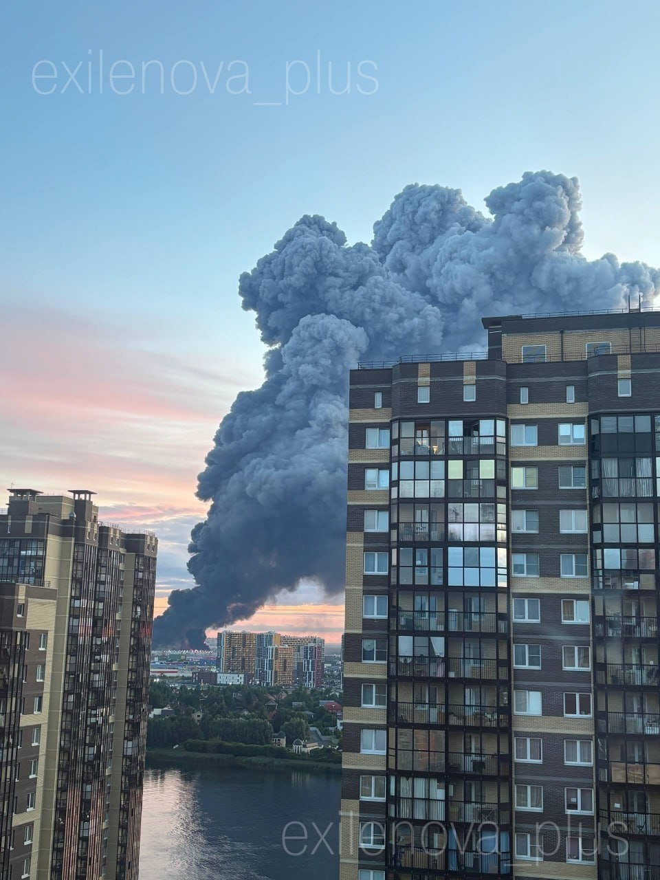 Drones hit St. Petersburg and Tver as massive fire erupts at Wildberries