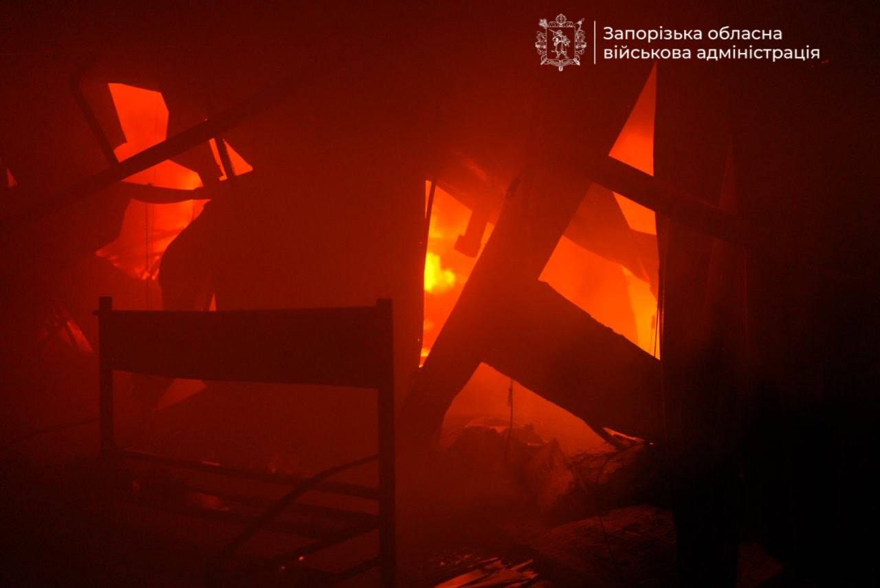 Russian attack destroys shopping mall in Zaporizhzhia and knocks out power