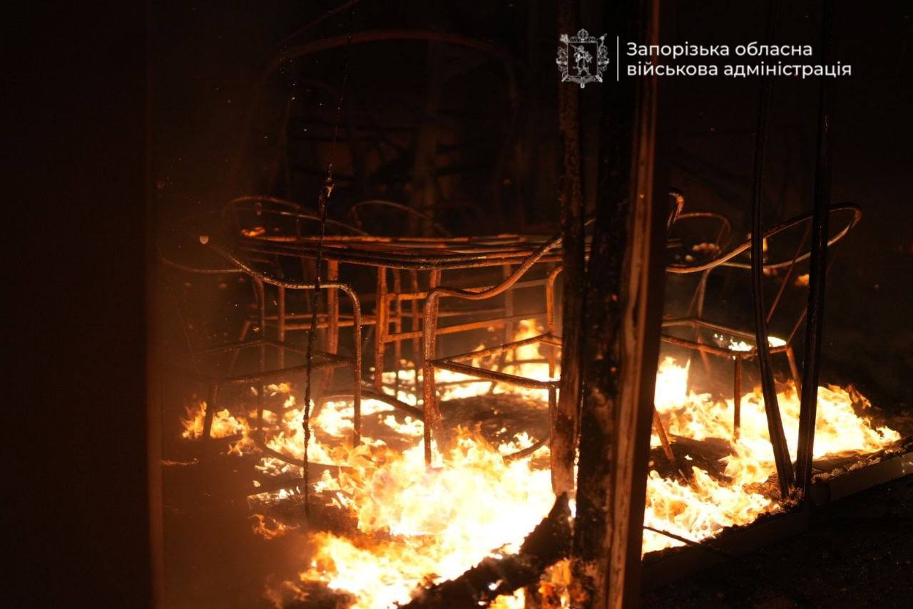Russian attack destroys shopping mall in Zaporizhzhia and knocks out power