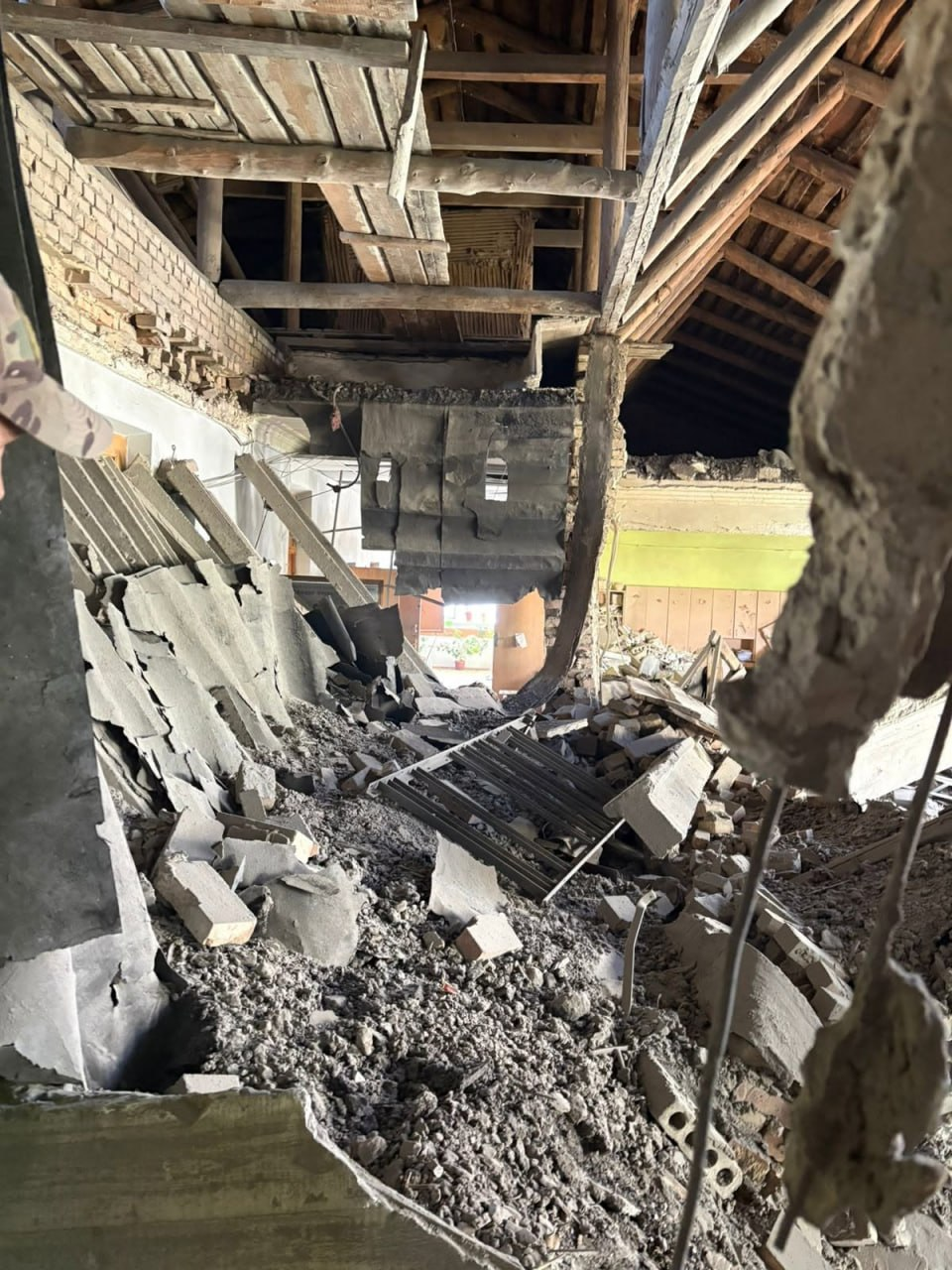 Kyiv rocked by attacks: University and building hit, fires erupt, streets blocked