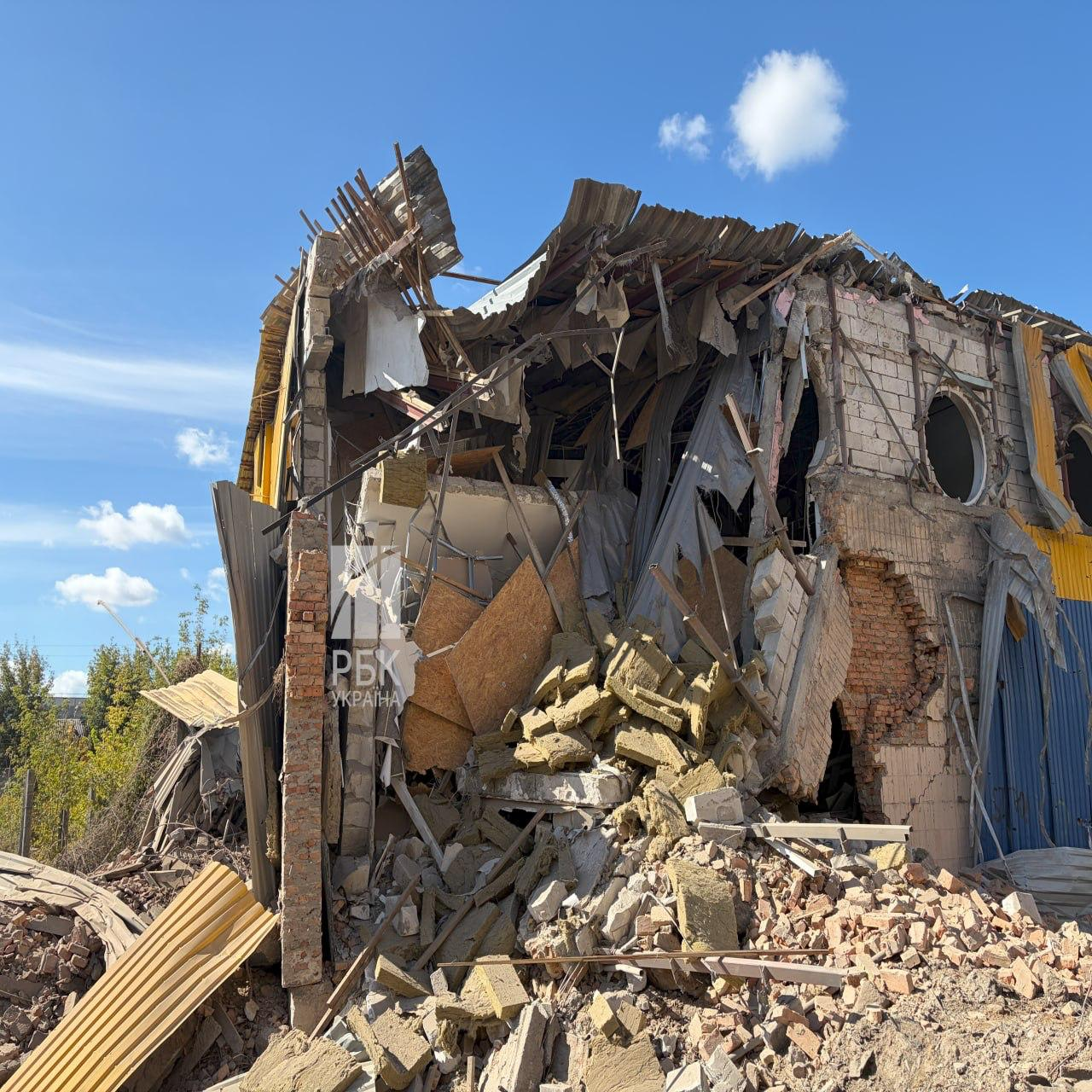 Russian attack wipes out VARUS supermarket in Kyiv: Footage of aftermath