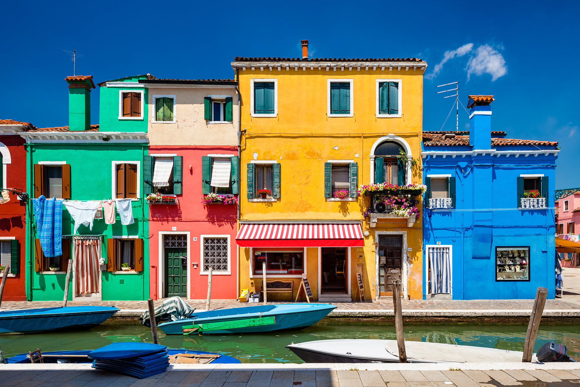 Buying house in Italy for 1 euro: Joke or reality