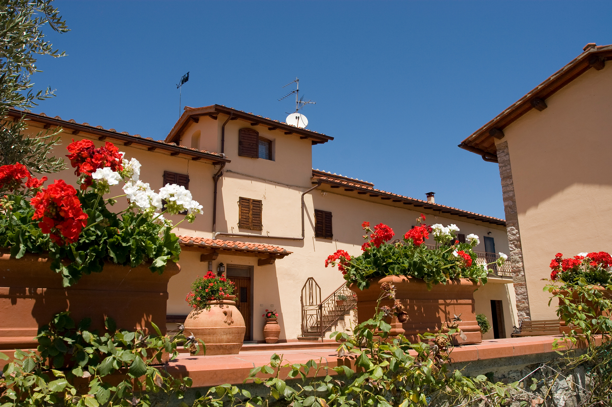 Buying house in Italy for 1 euro: Joke or reality