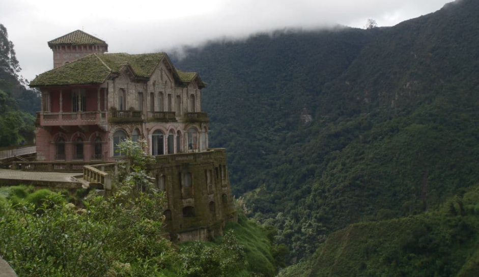 10 amazing places hard to believe they exist